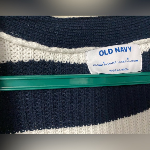 Old Navy Sweater Cardigan in Large - Picture 5 of 5